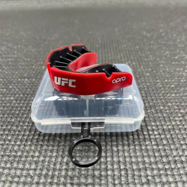 Капа OPRO Silver UFC детская (возраст до 10 лет) Red/Black Капа OPRO Silver UFC взрослая (11+) Червона Чорна фото